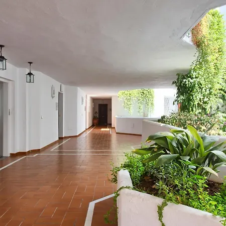 Second Line Apartment *